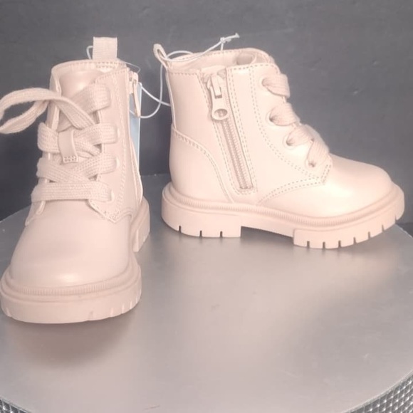 Cats & Jack Shoes in Light Pink size 6 girls grand new w tags - Picture 4 of 10